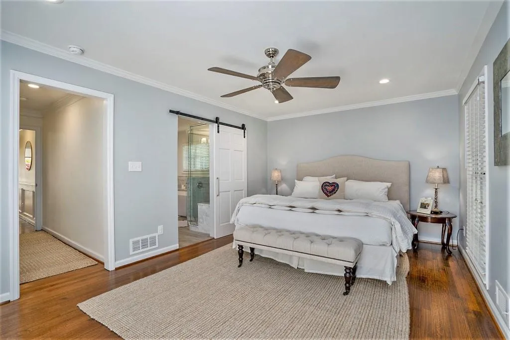 7025 Hunters Branch Drive, Sandy Springs, Georgia 30328, 3 Bedrooms Bedrooms, ,3 BathroomsBathrooms,Residential,Sold,7025 Hunters Branch Drive,7460915