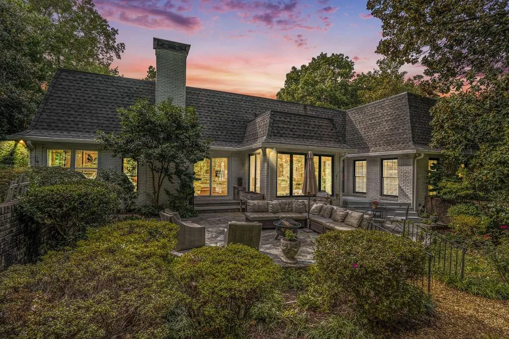 7025 Hunters Branch Drive, Sandy Springs, Georgia 30328, 3 Bedrooms Bedrooms, ,3 BathroomsBathrooms,Residential,Sold,7025 Hunters Branch Drive,7460915