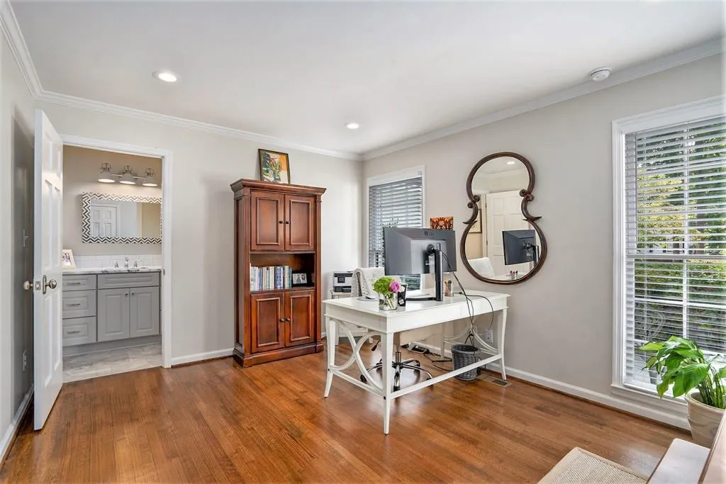 7025 Hunters Branch Drive, Sandy Springs, Georgia 30328, 3 Bedrooms Bedrooms, ,3 BathroomsBathrooms,Residential,Sold,7025 Hunters Branch Drive,7460915