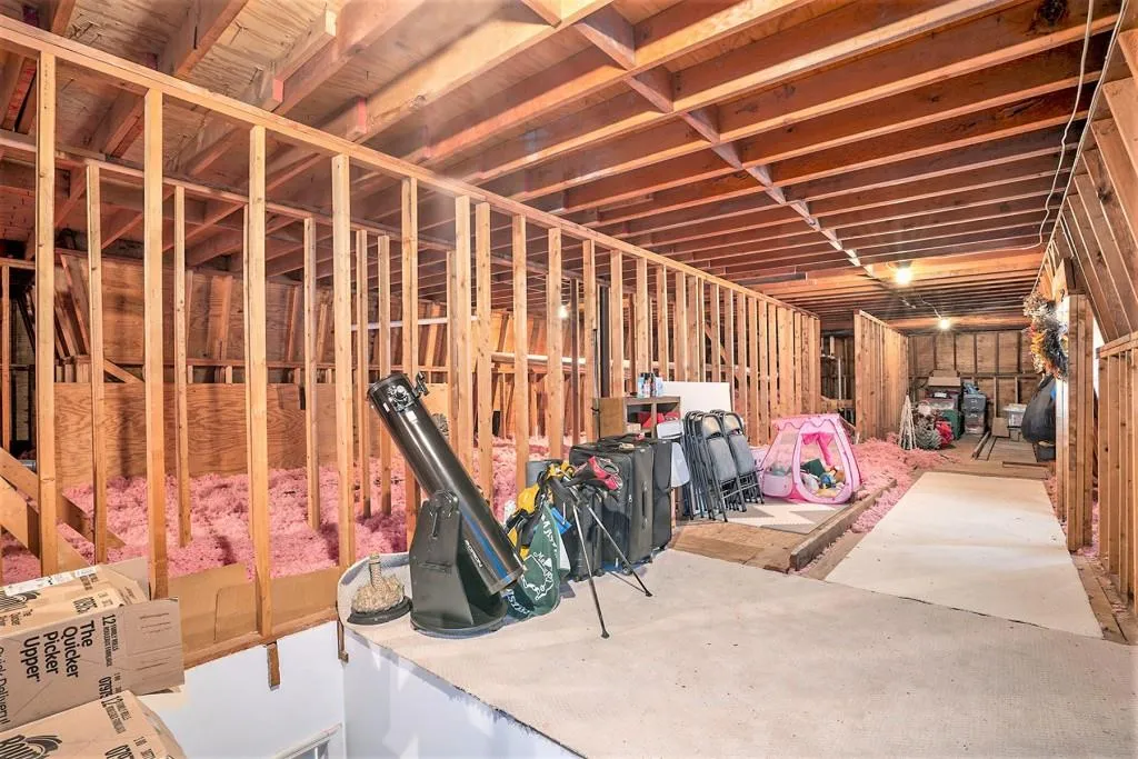 7025 Hunters Branch Drive, Sandy Springs, Georgia 30328, 3 Bedrooms Bedrooms, ,3 BathroomsBathrooms,Residential,Sold,7025 Hunters Branch Drive,7460915