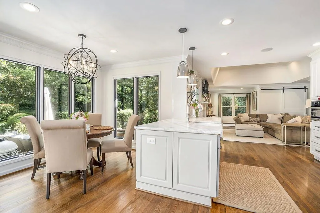 7025 Hunters Branch Drive, Sandy Springs, Georgia 30328, 3 Bedrooms Bedrooms, ,3 BathroomsBathrooms,Residential,Sold,7025 Hunters Branch Drive,7460915