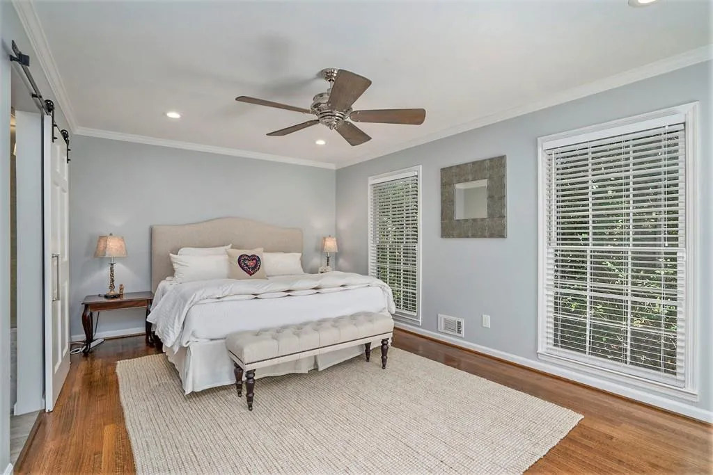 7025 Hunters Branch Drive, Sandy Springs, Georgia 30328, 3 Bedrooms Bedrooms, ,3 BathroomsBathrooms,Residential,Sold,7025 Hunters Branch Drive,7460915