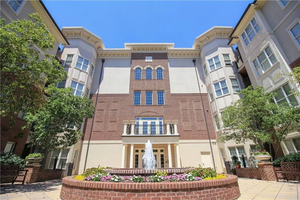 3635 E Paces Circle Ne Unit 1414, Atlanta, Georgia 30326, 2 Bedrooms Bedrooms, ,2 BathroomsBathrooms,Residential,Sold,3635 E Paces Circle Ne Unit 1414,5698835