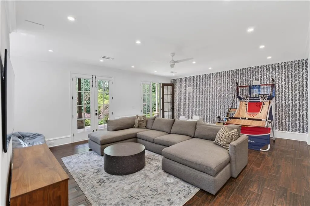 4868 Merlendale Drive, Atlanta, Georgia 30327, 6 Bedrooms Bedrooms, ,6 BathroomsBathrooms,Residential,For Sale,4868 Merlendale Drive,7741002