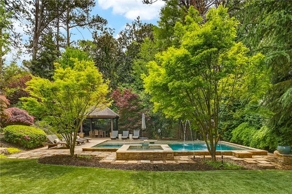 4868 Merlendale Drive, Atlanta, Georgia 30327, 6 Bedrooms Bedrooms, ,6 BathroomsBathrooms,Residential,For Sale,4868 Merlendale Drive,7741002
