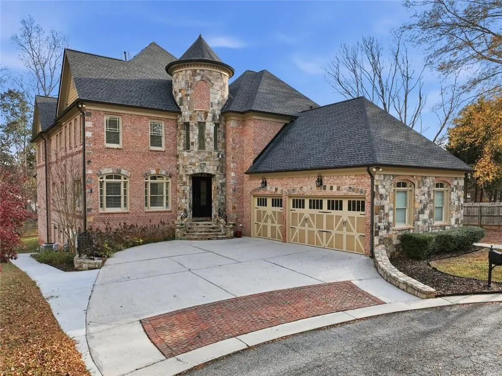 7611 Regency Circle, Sandy Springs, Georgia 30350, 7 Bedrooms Bedrooms, ,7 BathroomsBathrooms,Residential,For Sale,7611 Regency Circle,7722771