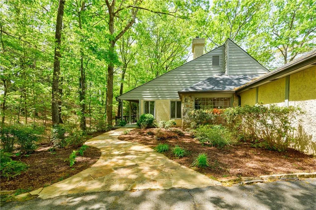 1605 Saddle Ridge Way, Sandy Springs, Georgia 30350, 5 Bedrooms Bedrooms, ,4 BathroomsBathrooms,Residential,Sold,1605 Saddle Ridge Way,7036699