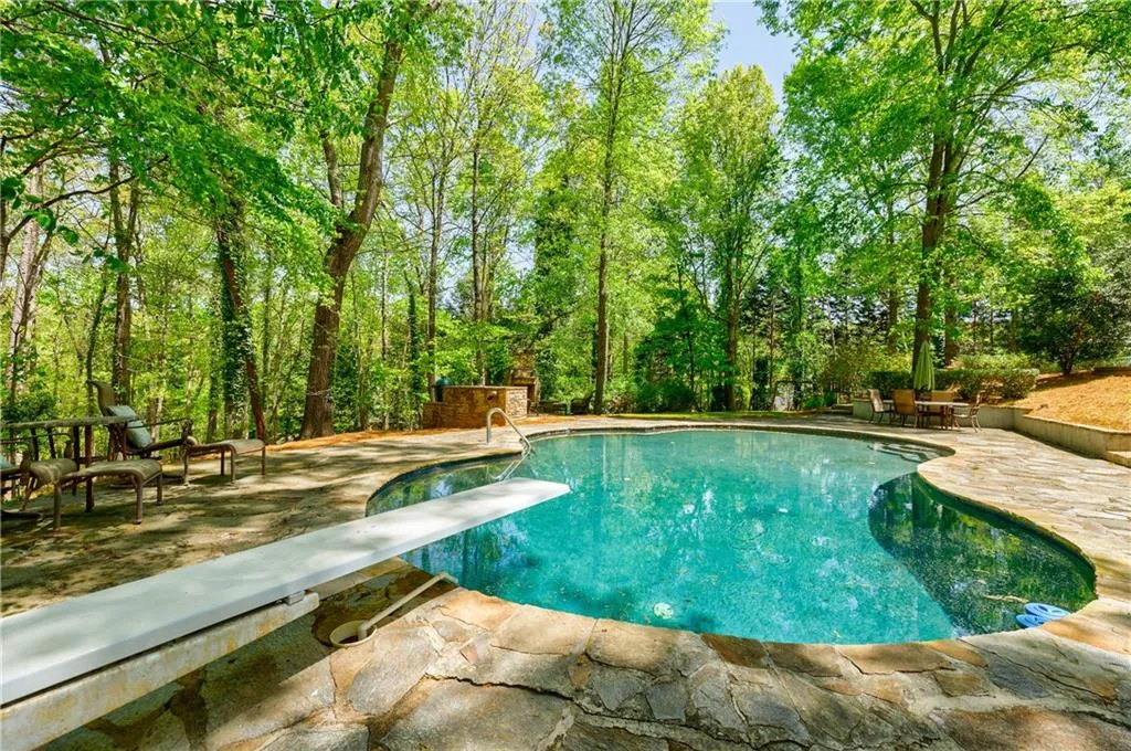 1605 Saddle Ridge Way, Sandy Springs, Georgia 30350, 5 Bedrooms Bedrooms, ,4 BathroomsBathrooms,Residential,Sold,1605 Saddle Ridge Way,7036699