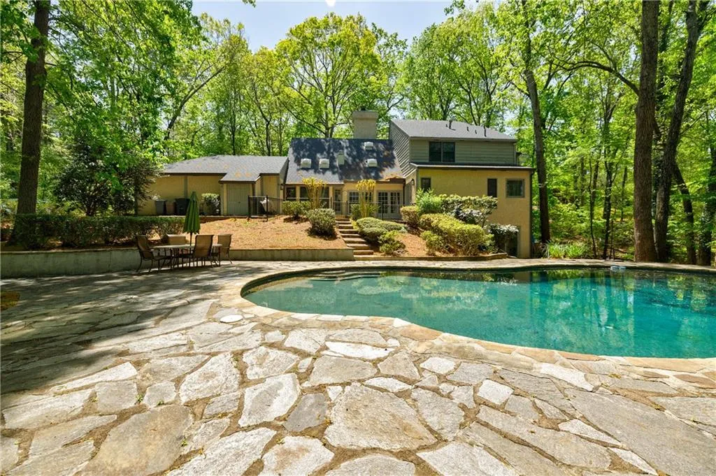 1605 Saddle Ridge Way, Sandy Springs, Georgia 30350, 5 Bedrooms Bedrooms, ,4 BathroomsBathrooms,Residential,Sold,1605 Saddle Ridge Way,7036699