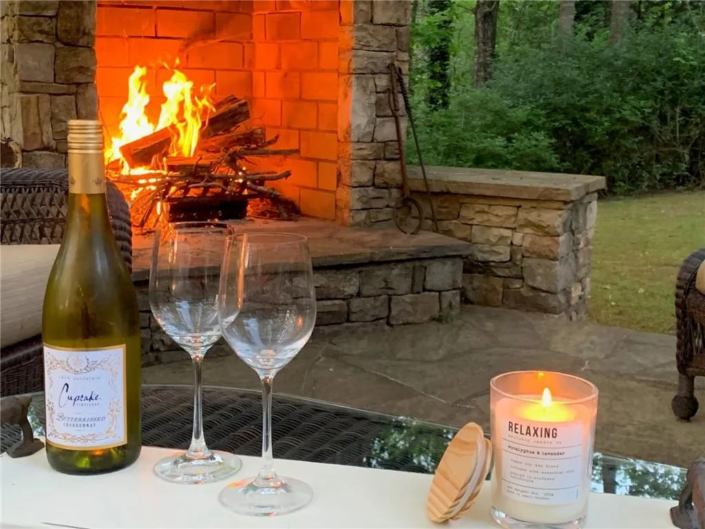 1605 Saddle Ridge Way, Sandy Springs, Georgia 30350, 5 Bedrooms Bedrooms, ,4 BathroomsBathrooms,Residential,Sold,1605 Saddle Ridge Way,7036699