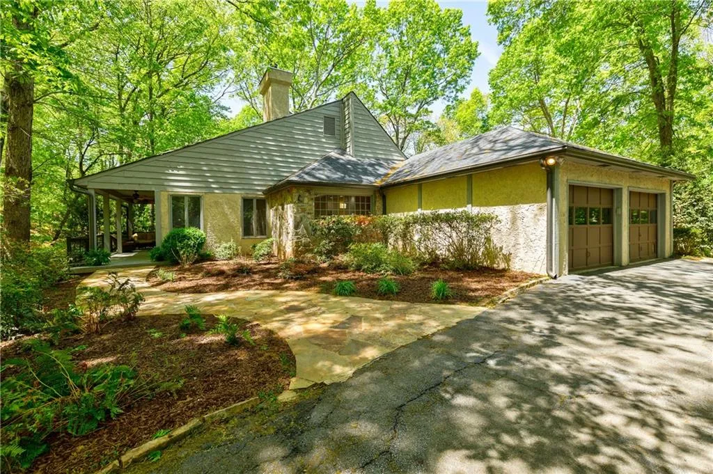 1605 Saddle Ridge Way, Sandy Springs, Georgia 30350, 5 Bedrooms Bedrooms, ,4 BathroomsBathrooms,Residential,Sold,1605 Saddle Ridge Way,7036699