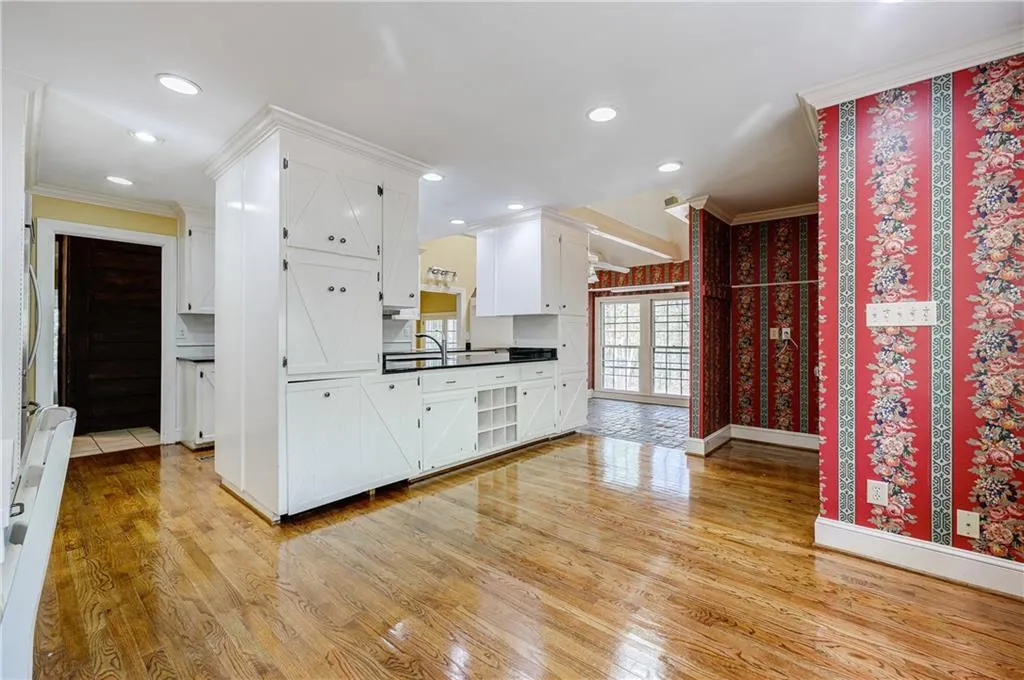 1605 Saddle Ridge Way, Sandy Springs, Georgia 30350, 5 Bedrooms Bedrooms, ,4 BathroomsBathrooms,Residential,Sold,1605 Saddle Ridge Way,7036699