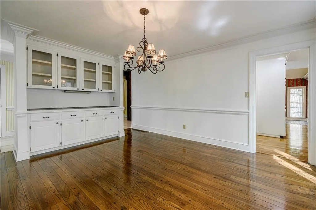 1605 Saddle Ridge Way, Sandy Springs, Georgia 30350, 5 Bedrooms Bedrooms, ,4 BathroomsBathrooms,Residential,Sold,1605 Saddle Ridge Way,7036699