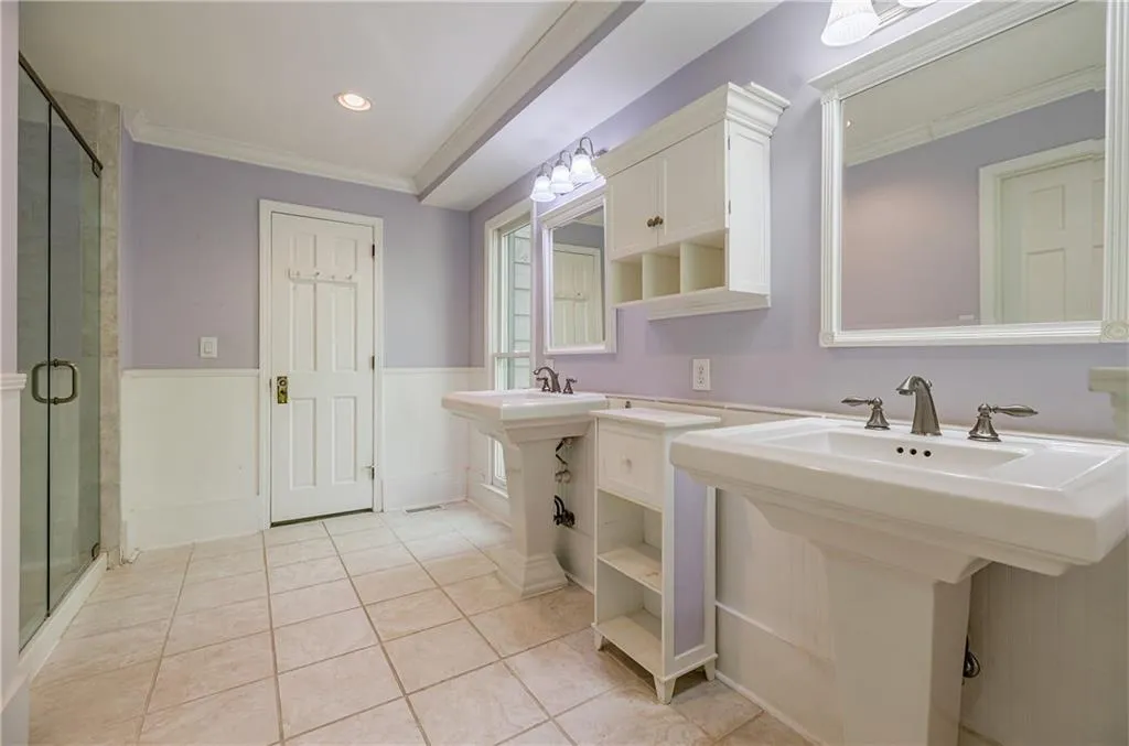 1605 Saddle Ridge Way, Sandy Springs, Georgia 30350, 5 Bedrooms Bedrooms, ,4 BathroomsBathrooms,Residential,Sold,1605 Saddle Ridge Way,7036699