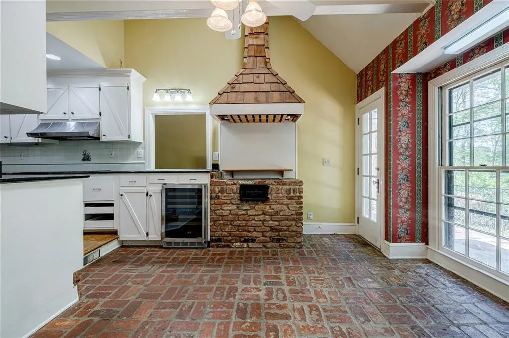 1605 Saddle Ridge Way, Sandy Springs, Georgia 30350, 5 Bedrooms Bedrooms, ,4 BathroomsBathrooms,Residential,Sold,1605 Saddle Ridge Way,7036699