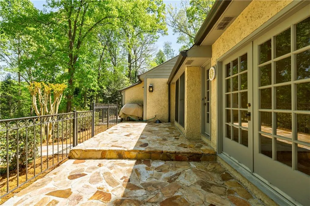 1605 Saddle Ridge Way, Sandy Springs, Georgia 30350, 5 Bedrooms Bedrooms, ,4 BathroomsBathrooms,Residential,Sold,1605 Saddle Ridge Way,7036699