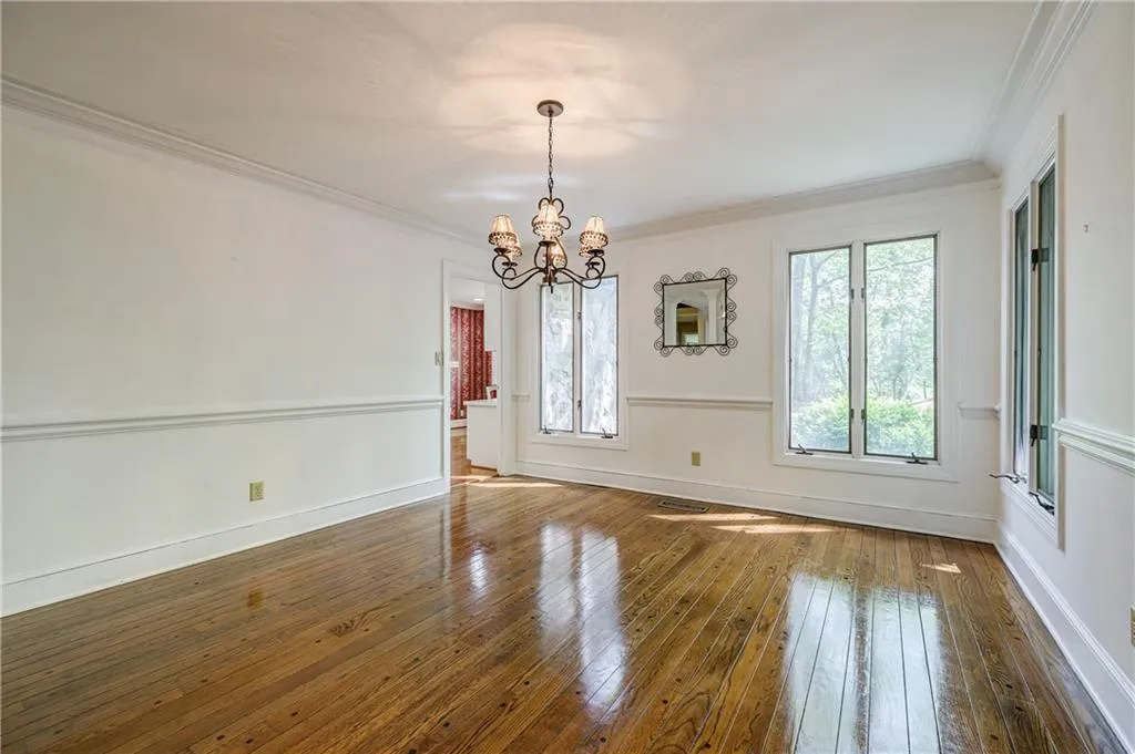 1605 Saddle Ridge Way, Sandy Springs, Georgia 30350, 5 Bedrooms Bedrooms, ,4 BathroomsBathrooms,Residential,Sold,1605 Saddle Ridge Way,7036699