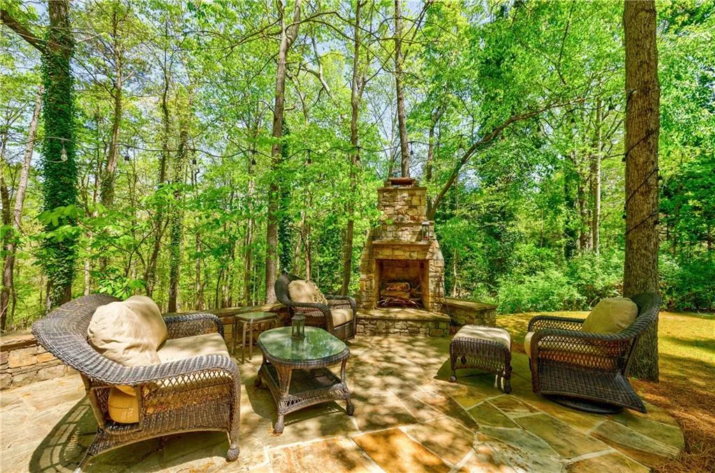 1605 Saddle Ridge Way, Sandy Springs, Georgia 30350, 5 Bedrooms Bedrooms, ,4 BathroomsBathrooms,Residential,Sold,1605 Saddle Ridge Way,7036699