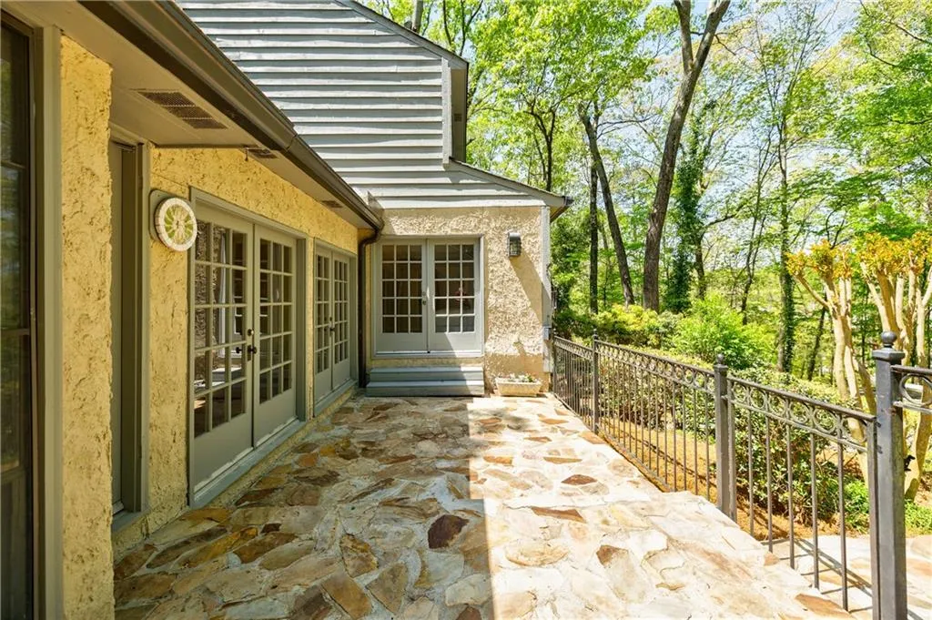 1605 Saddle Ridge Way, Sandy Springs, Georgia 30350, 5 Bedrooms Bedrooms, ,4 BathroomsBathrooms,Residential,Sold,1605 Saddle Ridge Way,7036699