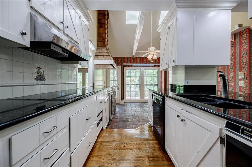 1605 Saddle Ridge Way, Sandy Springs, Georgia 30350, 5 Bedrooms Bedrooms, ,4 BathroomsBathrooms,Residential,Sold,1605 Saddle Ridge Way,7036699