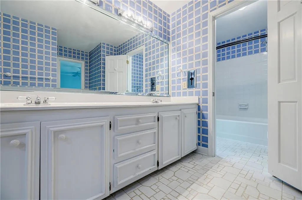 1605 Saddle Ridge Way, Sandy Springs, Georgia 30350, 5 Bedrooms Bedrooms, ,4 BathroomsBathrooms,Residential,Sold,1605 Saddle Ridge Way,7036699