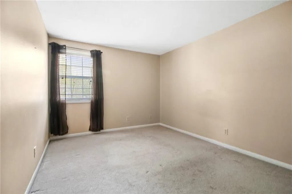 6900 Roswell Road Unit D2, Sandy Springs, Georgia 30328, 3 Bedrooms Bedrooms, ,2 BathroomsBathrooms,Residential,Sold,6900 Roswell Road Unit D2,7029579