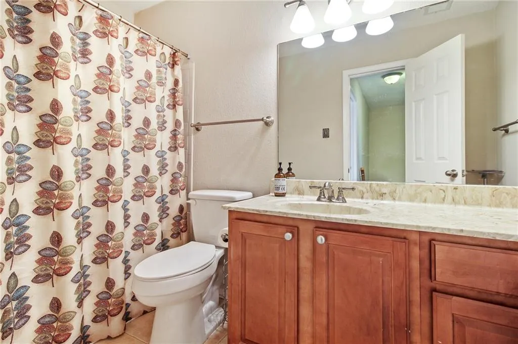 6900 Roswell Road Unit D2, Sandy Springs, Georgia 30328, 3 Bedrooms Bedrooms, ,2 BathroomsBathrooms,Residential,Sold,6900 Roswell Road Unit D2,7029579