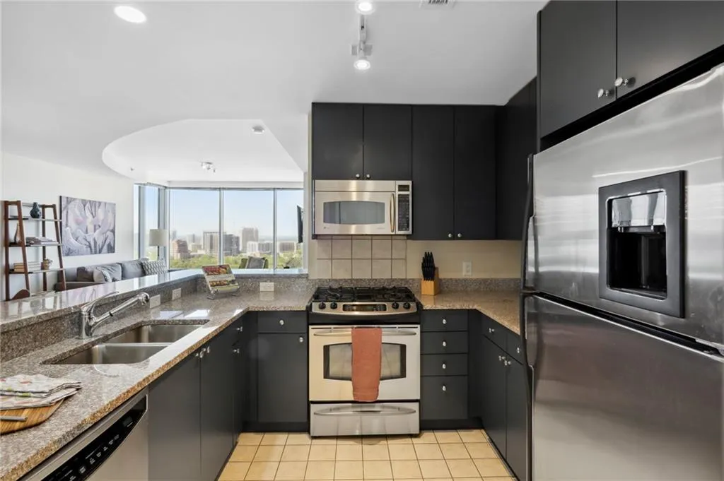 3338 Peachtree Road Unit 2708, Atlanta, Georgia 30326, 1 Bedroom Bedrooms, ,1 BathroomBathrooms,Residential,Sold,3338 Peachtree Road Unit 2708,7200916