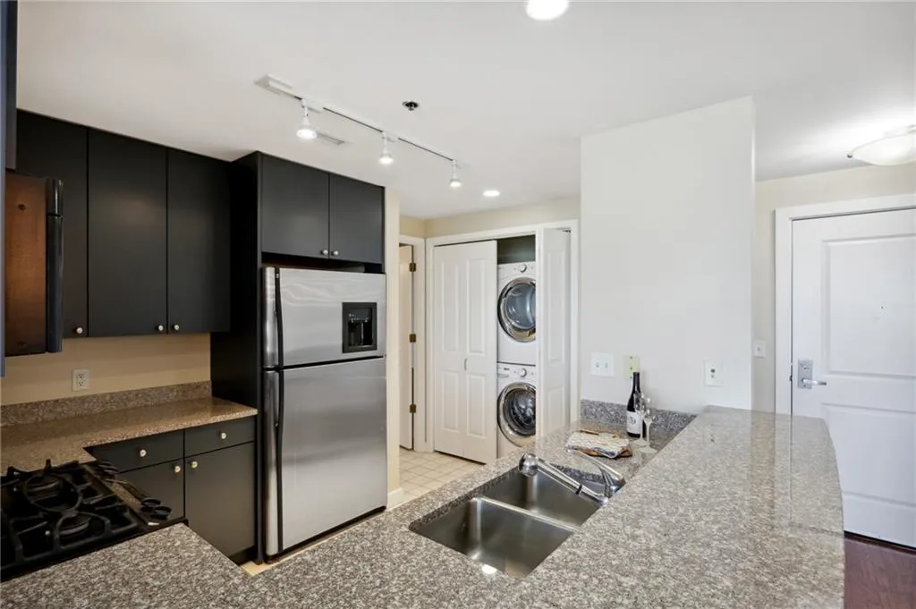 3338 Peachtree Road Unit 2708, Atlanta, Georgia 30326, 1 Bedroom Bedrooms, ,1 BathroomBathrooms,Residential,Sold,3338 Peachtree Road Unit 2708,7200916