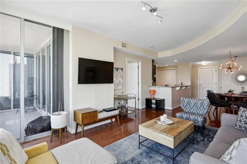 3338 Peachtree Road Unit 2708, Atlanta, Georgia 30326, 1 Bedroom Bedrooms, ,1 BathroomBathrooms,Residential,Sold,3338 Peachtree Road Unit 2708,7200916