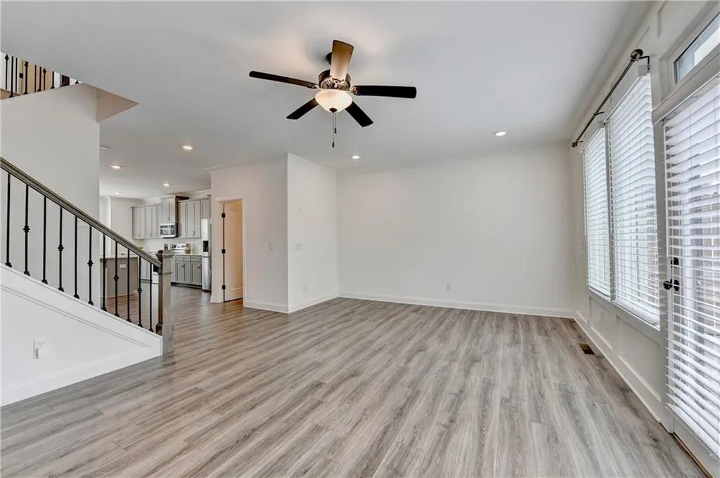 6892 Roswell Road, Atlanta, Georgia 30328, 4 Bedrooms Bedrooms, ,3 BathroomsBathrooms,Residential,For Sale,6892 Roswell Road,7627608