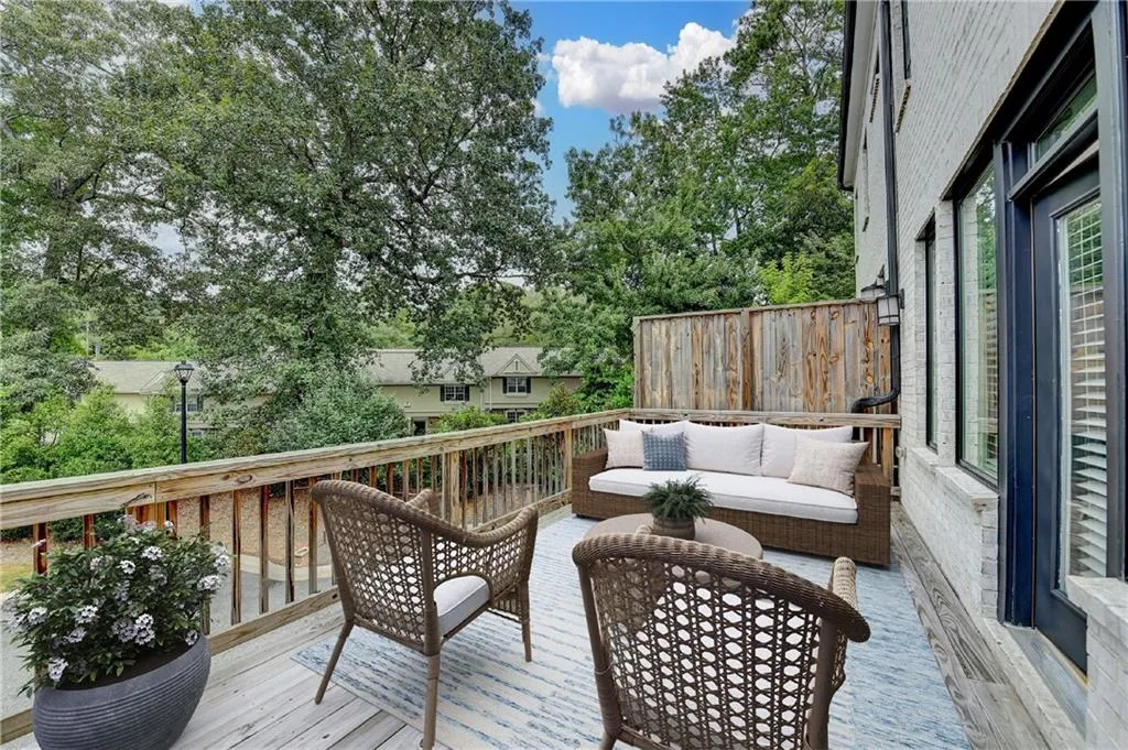 6892 Roswell Road, Atlanta, Georgia 30328, 4 Bedrooms Bedrooms, ,3 BathroomsBathrooms,Residential,For Sale,6892 Roswell Road,7627608