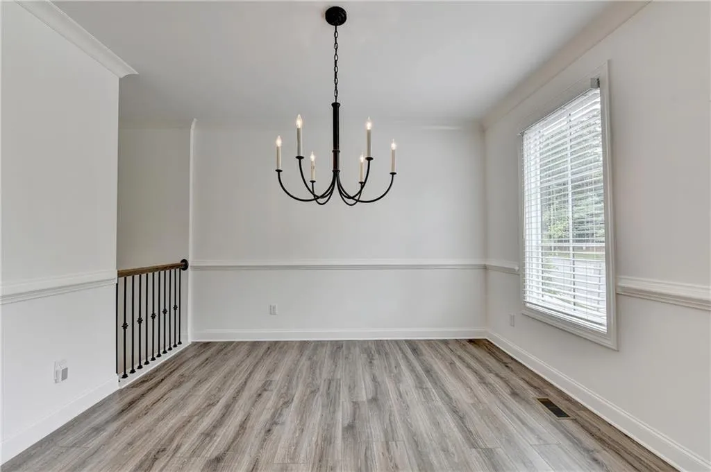 6892 Roswell Road, Atlanta, Georgia 30328, 4 Bedrooms Bedrooms, ,3 BathroomsBathrooms,Residential,For Sale,6892 Roswell Road,7627608