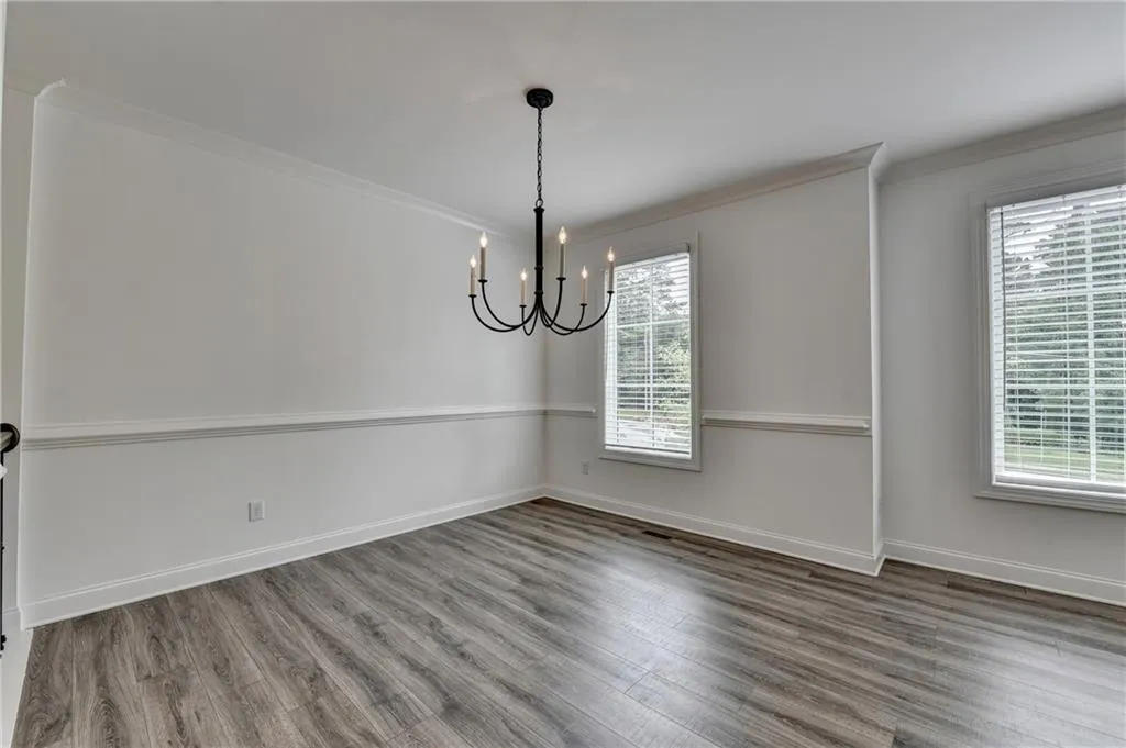 6892 Roswell Road, Atlanta, Georgia 30328, 4 Bedrooms Bedrooms, ,3 BathroomsBathrooms,Residential,For Sale,6892 Roswell Road,7627608