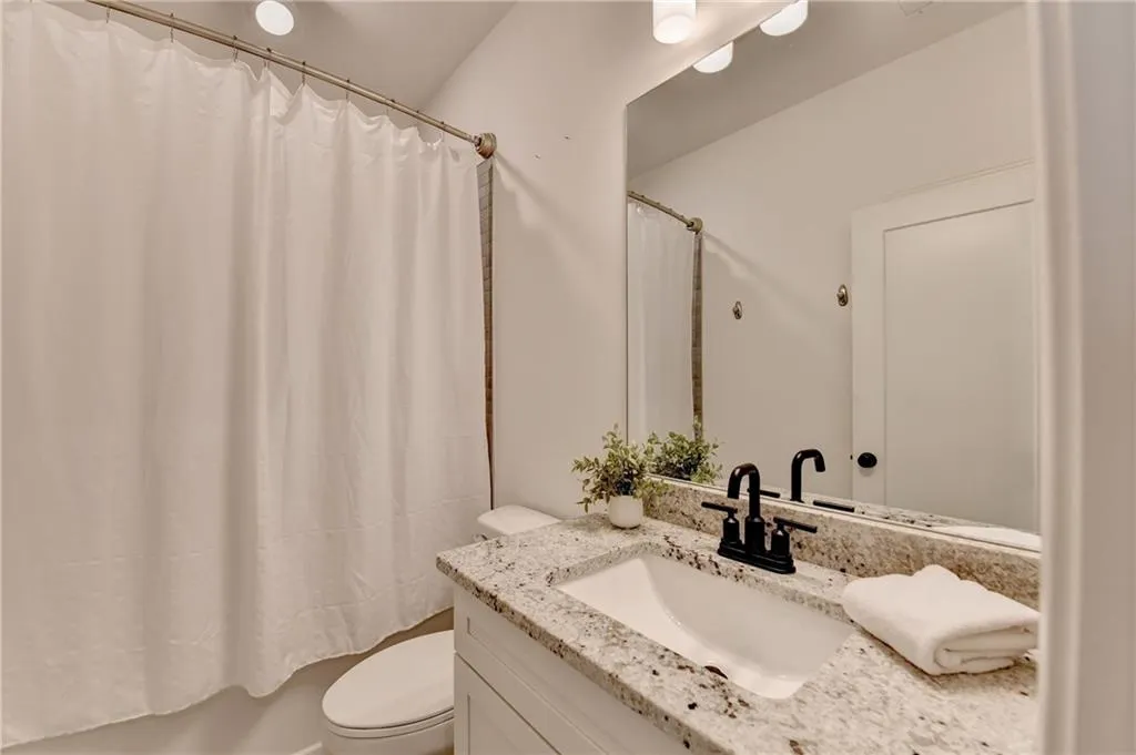 6892 Roswell Road, Atlanta, Georgia 30328, 4 Bedrooms Bedrooms, ,3 BathroomsBathrooms,Residential,For Sale,6892 Roswell Road,7627608