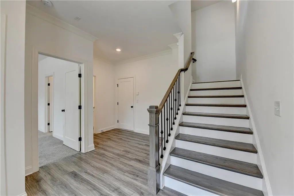 6892 Roswell Road, Atlanta, Georgia 30328, 4 Bedrooms Bedrooms, ,3 BathroomsBathrooms,Residential,For Sale,6892 Roswell Road,7627608