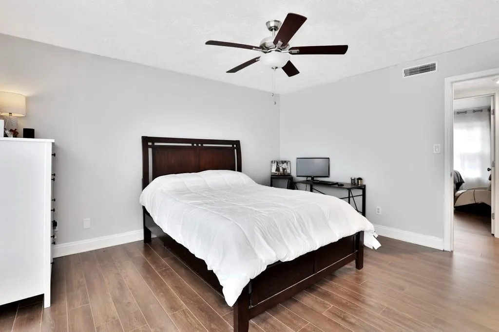 6980 Roswell Road Ne Unit M3, Sandy Springs, Georgia 30328, 3 Bedrooms Bedrooms, ,2 BathroomsBathrooms,Residential,Sold,6980 Roswell Road Ne Unit M3,6825747