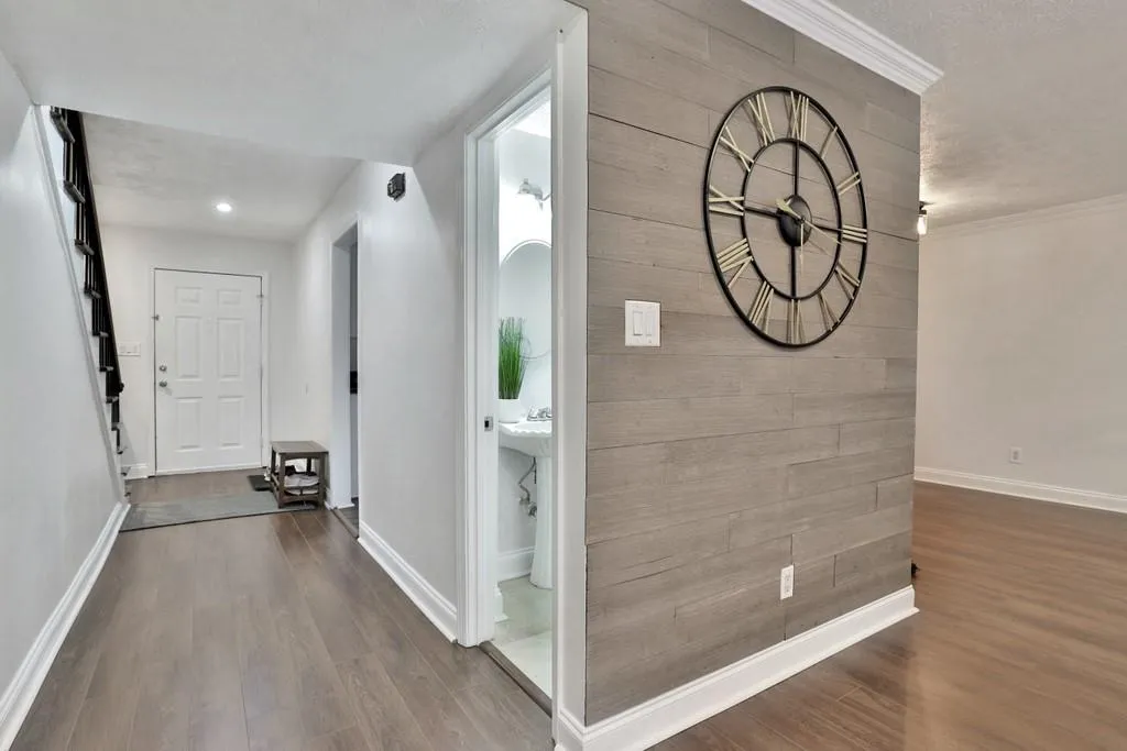 6980 Roswell Road Ne Unit M3, Sandy Springs, Georgia 30328, 3 Bedrooms Bedrooms, ,2 BathroomsBathrooms,Residential,Sold,6980 Roswell Road Ne Unit M3,6825747