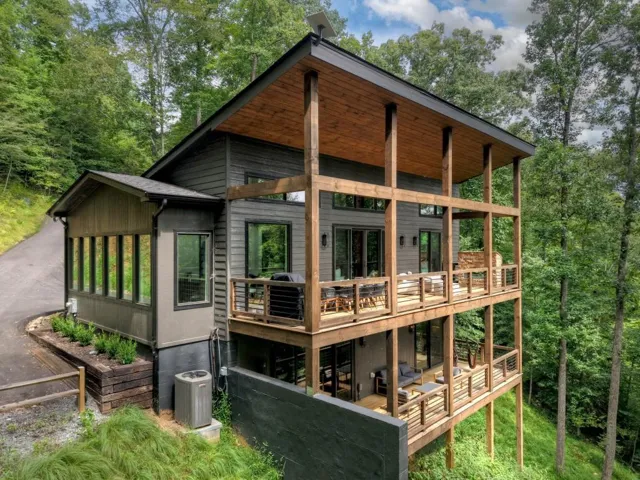 271 Toccoa Preserve Court, Blue Ridge, Georgia 30513