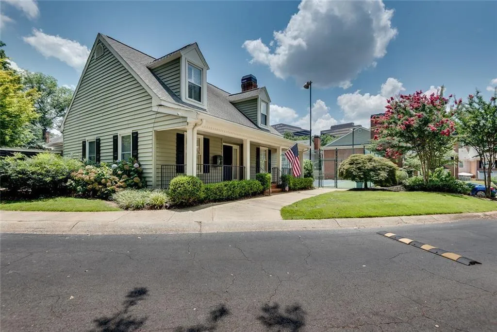 57 Mount Vernon Circle, Atlanta, Georgia 30338, 2 Bedrooms Bedrooms, ,2 BathroomsBathrooms,Residential,For Sale,57 Mount Vernon Circle,7621552