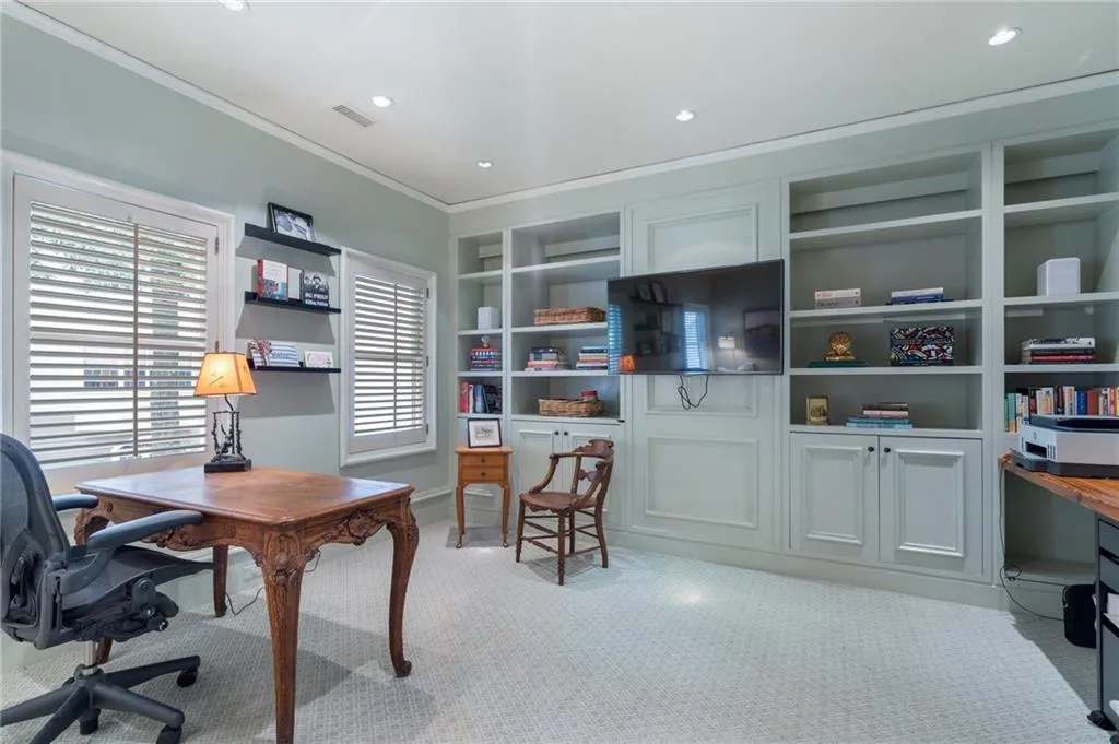 2525 Peachtree Road Unit 28, Atlanta, Georgia 30305, 3 Bedrooms Bedrooms, ,2 BathroomsBathrooms,Residential,For Sale,2525 Peachtree Road Unit 28,7618872