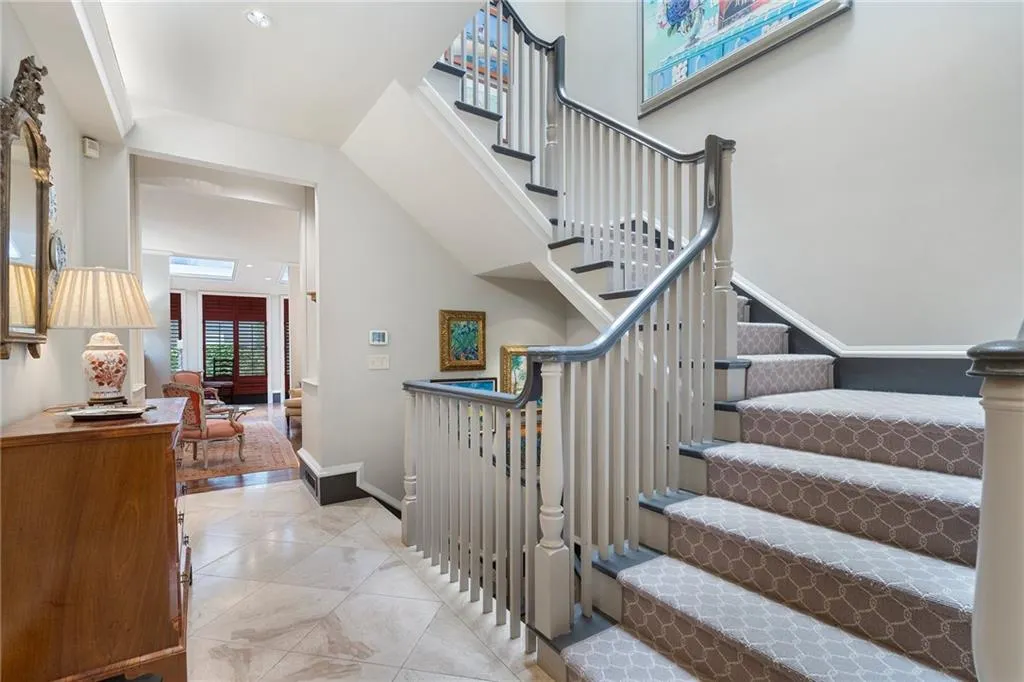 2525 Peachtree Road Unit 28, Atlanta, Georgia 30305, 3 Bedrooms Bedrooms, ,2 BathroomsBathrooms,Residential,For Sale,2525 Peachtree Road Unit 28,7618872