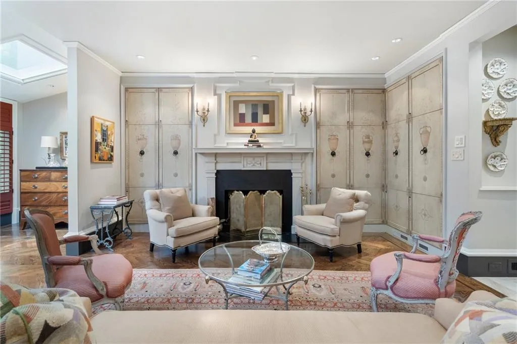 2525 Peachtree Road Unit 28, Atlanta, Georgia 30305, 3 Bedrooms Bedrooms, ,2 BathroomsBathrooms,Residential,For Sale,2525 Peachtree Road Unit 28,7618872
