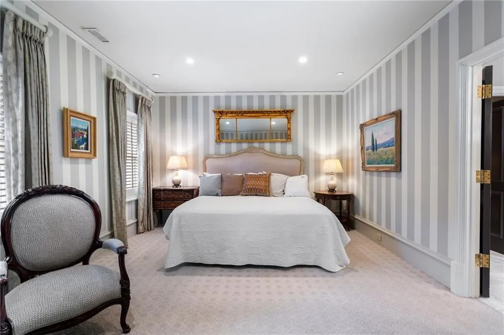 2525 Peachtree Road Unit 28, Atlanta, Georgia 30305, 3 Bedrooms Bedrooms, ,2 BathroomsBathrooms,Residential,For Sale,2525 Peachtree Road Unit 28,7618872
