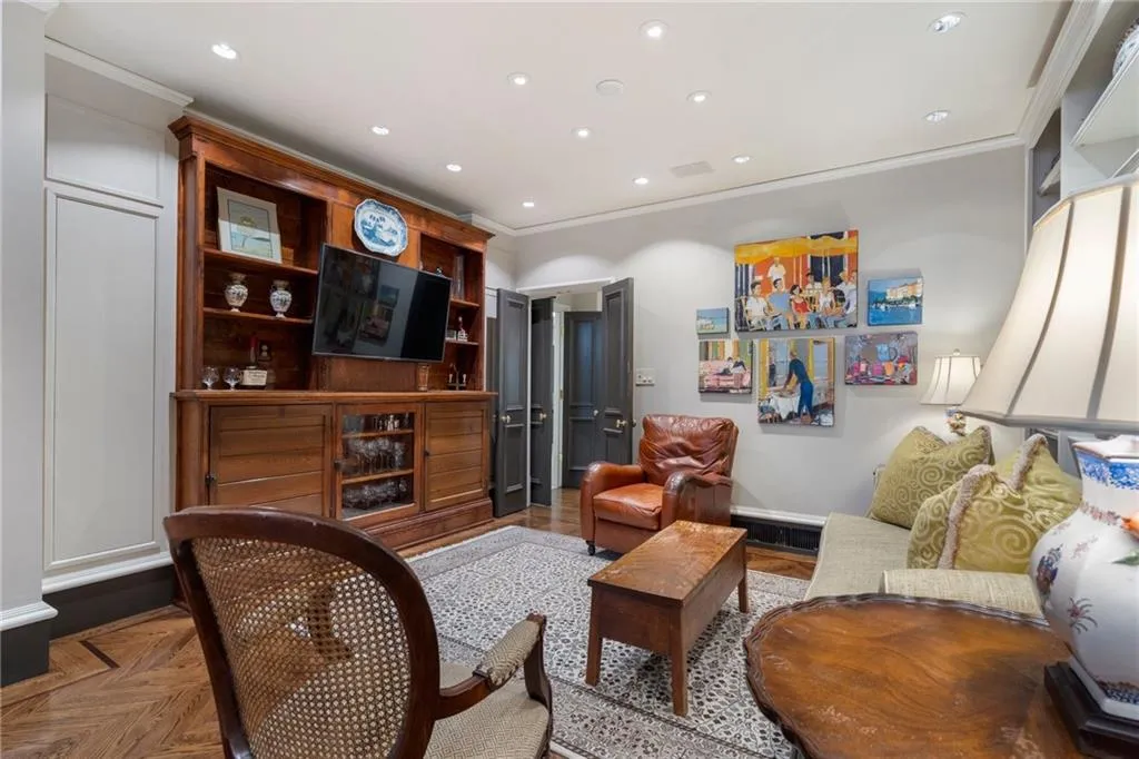 2525 Peachtree Road Unit 28, Atlanta, Georgia 30305, 3 Bedrooms Bedrooms, ,2 BathroomsBathrooms,Residential,For Sale,2525 Peachtree Road Unit 28,7618872