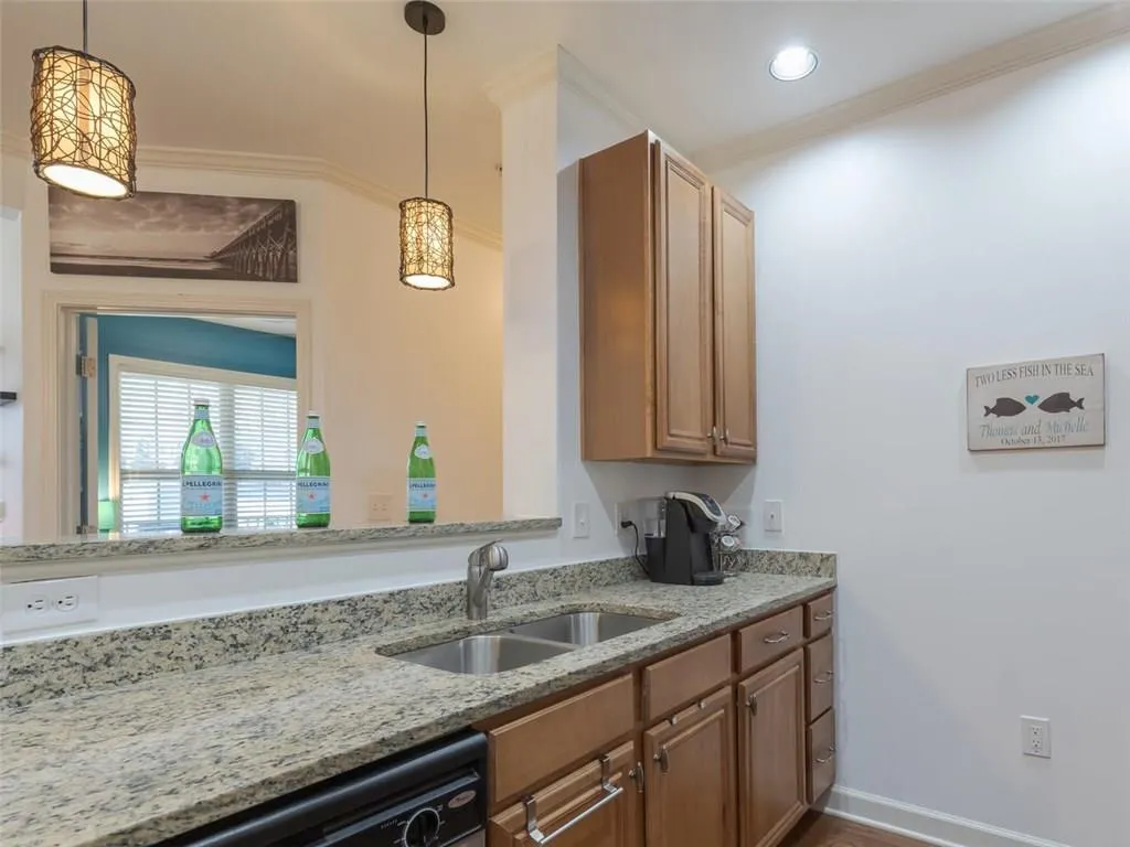 7265 Glisten Avenue Unit 110, Sandy Springs, Georgia 30328, 2 Bedrooms Bedrooms, ,2 BathroomsBathrooms,Residential,Sold,7265 Glisten Avenue Unit 110,6109879