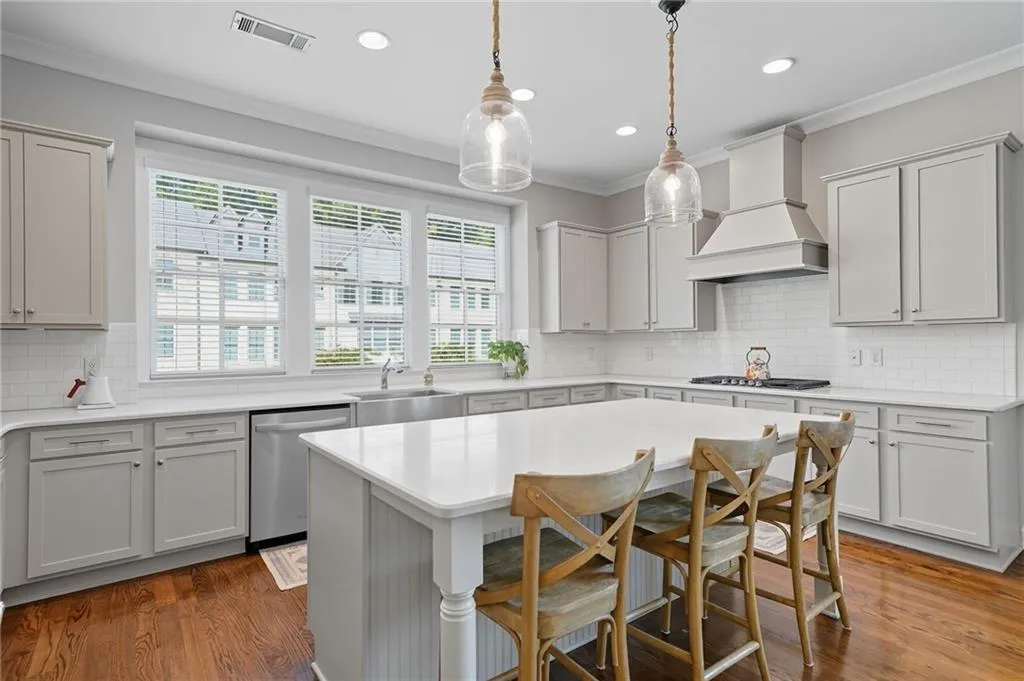 2539 Skyland Drive Ne, Brookhaven, Georgia 30319, 3 Bedrooms Bedrooms, ,3 BathroomsBathrooms,Residential,For Sale,2539 Skyland Drive Ne,7645850