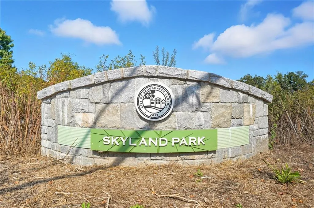 2539 Skyland Drive Ne, Brookhaven, Georgia 30319, 3 Bedrooms Bedrooms, ,3 BathroomsBathrooms,Residential,For Sale,2539 Skyland Drive Ne,7645850