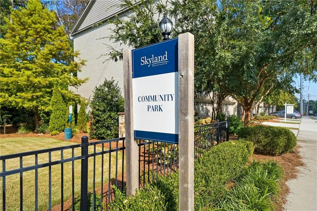 2539 Skyland Drive Ne, Brookhaven, Georgia 30319, 3 Bedrooms Bedrooms, ,3 BathroomsBathrooms,Residential,For Sale,2539 Skyland Drive Ne,7645850