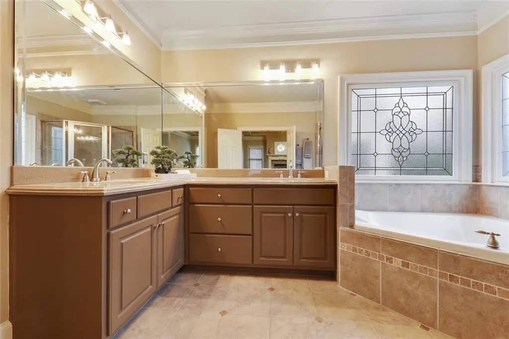 6327 Cotswold Lane, Sandy Springs, Georgia 30328, 4 Bedrooms Bedrooms, ,3 BathroomsBathrooms,Residential,Sold,6327 Cotswold Lane,7018260